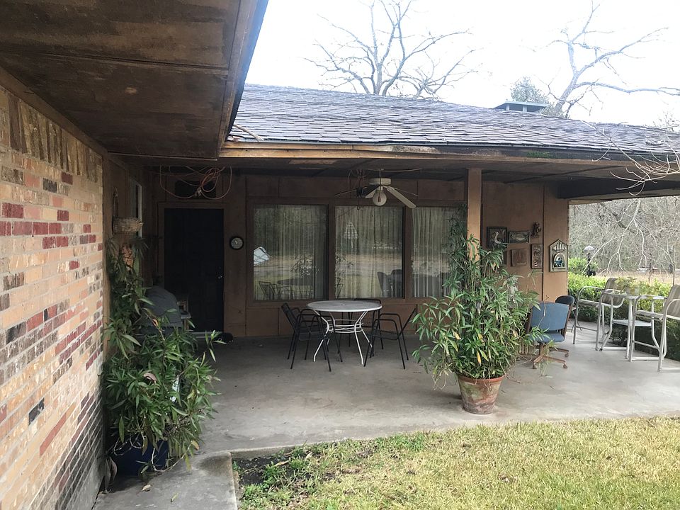 2nd image of 2077 Berry Rd
