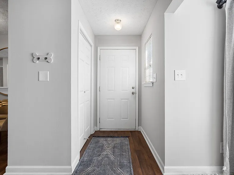 Belmont Crossing Apartment Homes — Photo 37