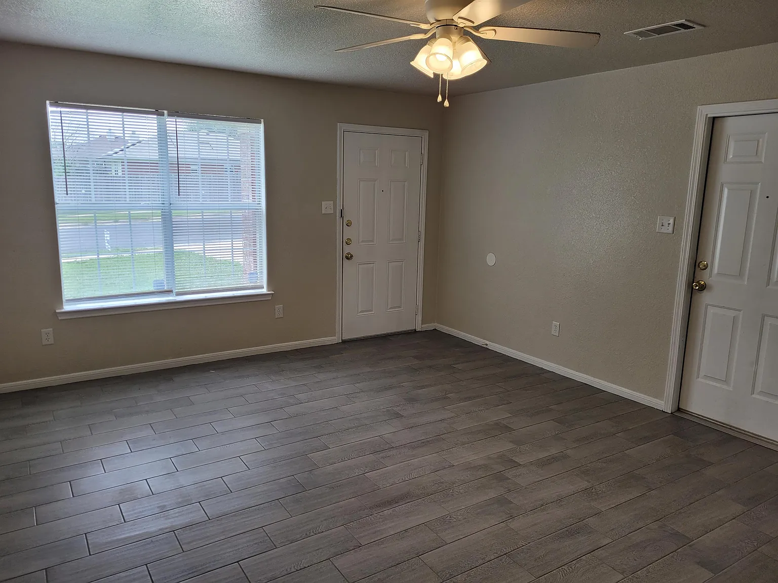 Acorn Creek 4604 - 1 — Photo 2
