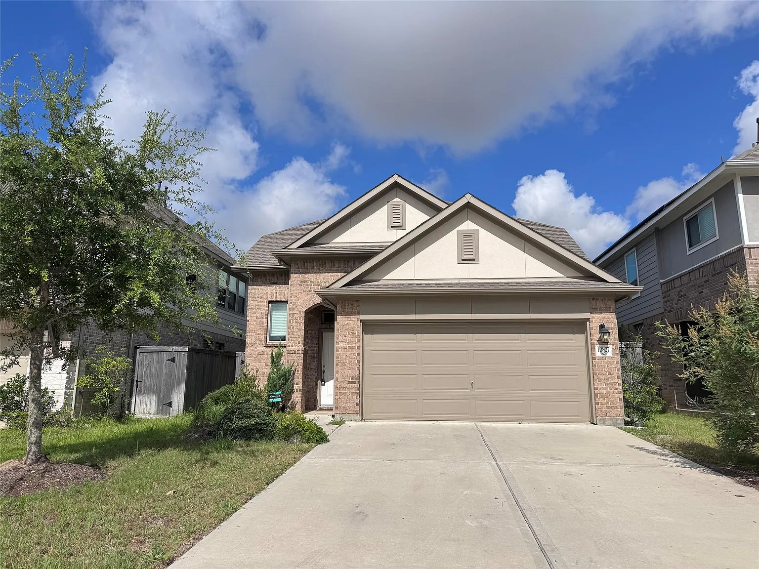 4 bed, 3.0 bath, 2122 sqft, $2,400 — Photo 2