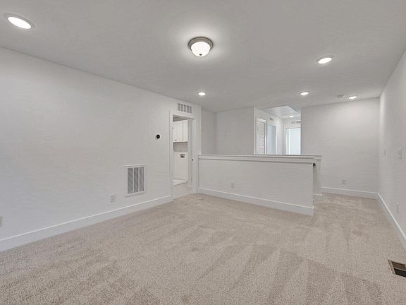 5th image of 27 Ara Ct #206