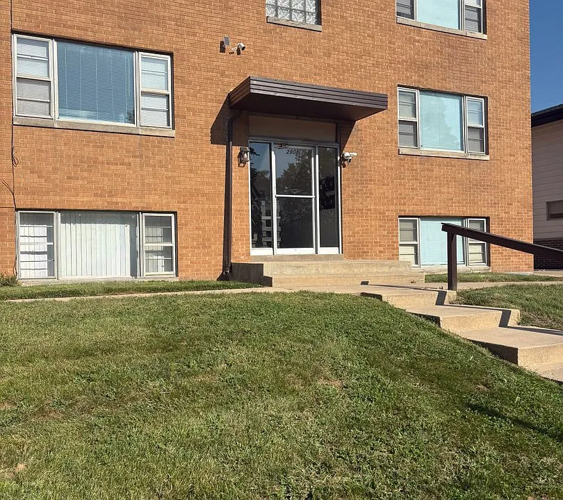 2908 N Rockwood Dr #2910