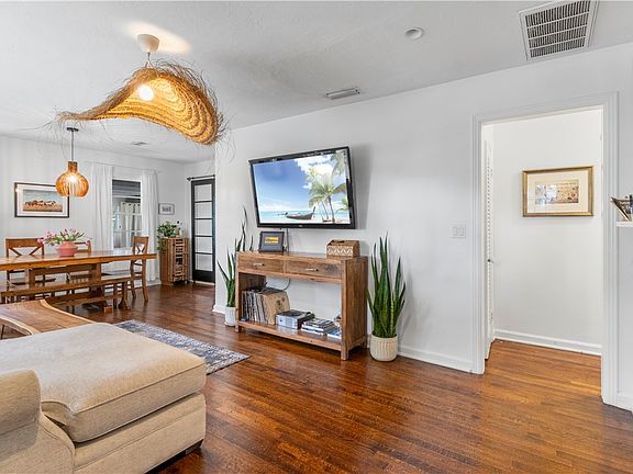 3rd image of 1646 24th St