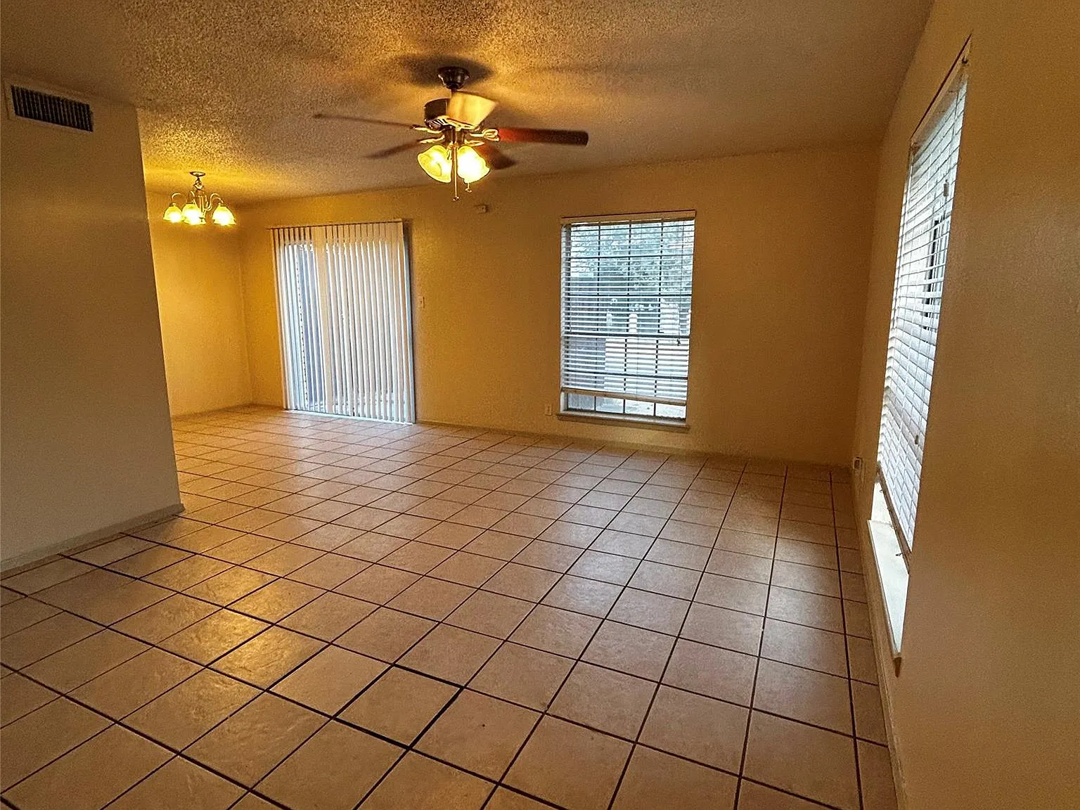 2 bed, 1.5 bath, 5116 sqft, $1,395 — Photo 3