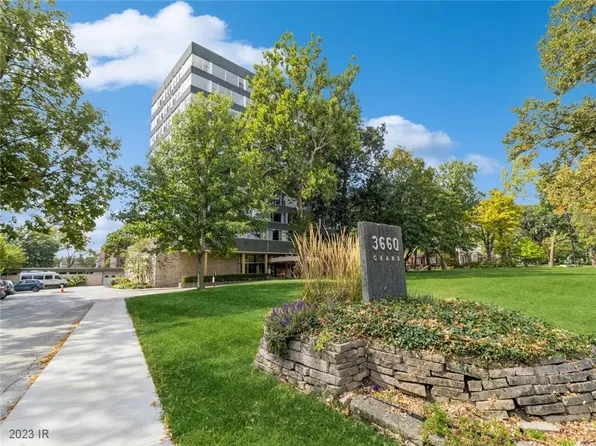 3660 Grand Ave Unit 240, Des Moines, IA 50312
