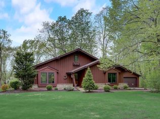 6115 Fayette Dr, Racine, WI 53402