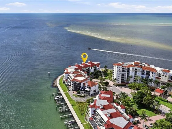 604 La Peninsula BLVD #604, NAPLES, FL 34113
