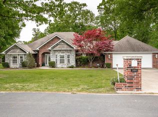 2800 Harber Oaks Loop, Grove, OK 74344
