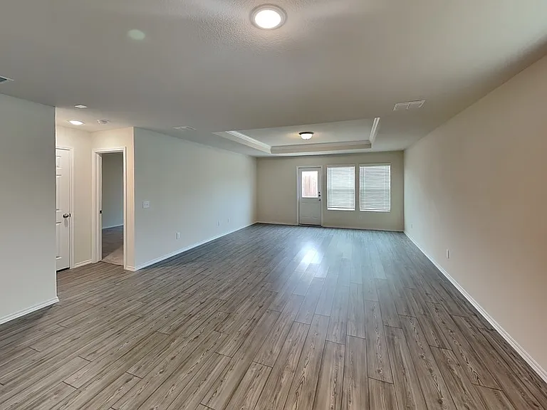 16009 Rein Ave — Photo 4