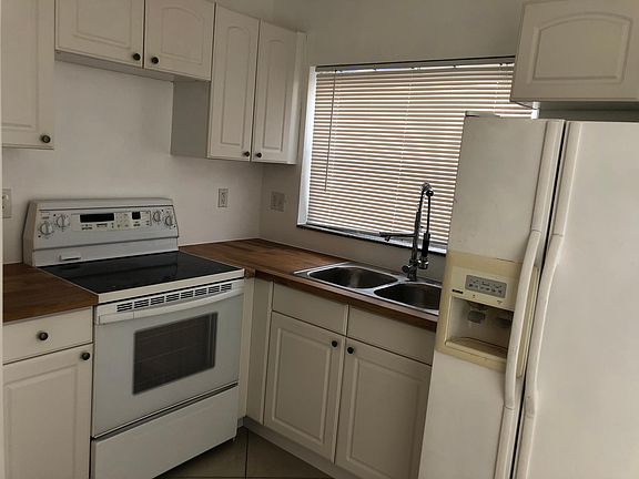 4th image of 2101 NE 51st Ct #B