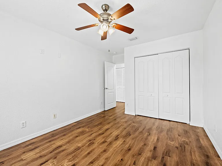 19389 SW 64th St — Photo 28