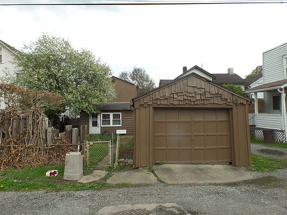 One-car garage