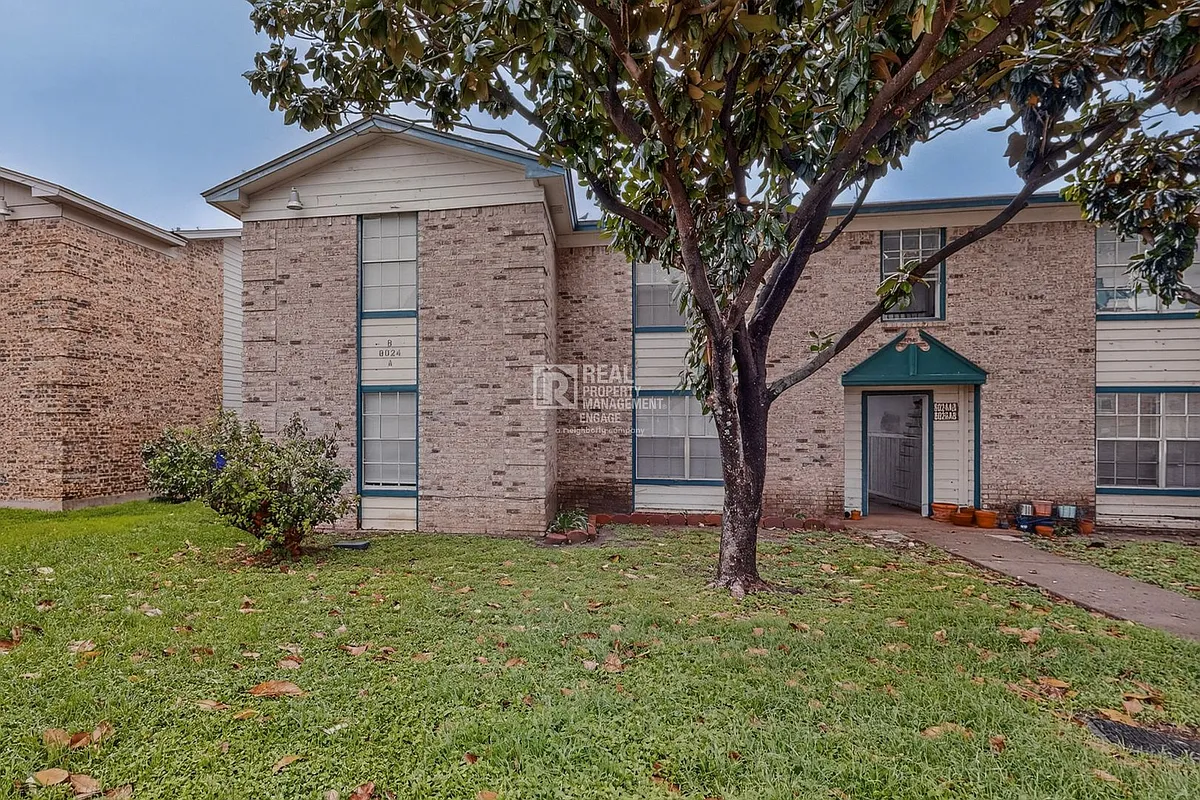 Building Photo - 8024 Cambridge Cir