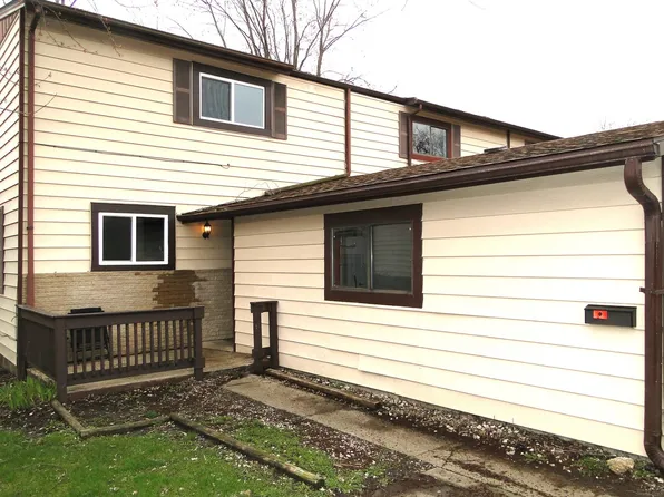 1219 Cedarwood Dr #A, Crest Hill, IL 60403