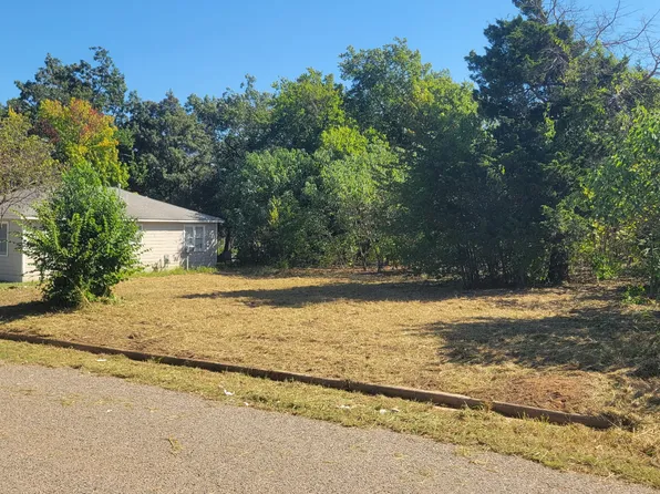 512 N State St, Konawa, OK 74849