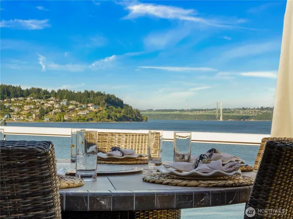 969 12th Avenue, Fox Island, WA 98333