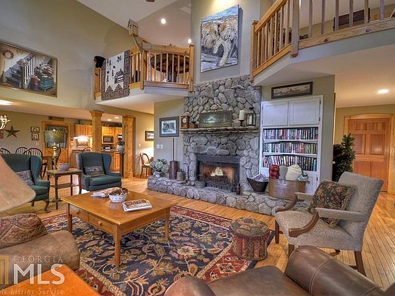 3rd image of 311 Blackberry Falls Dr