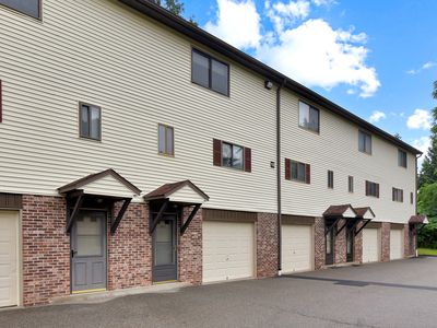 140 Thompson St APT 10C, New Haven, CT, 06511