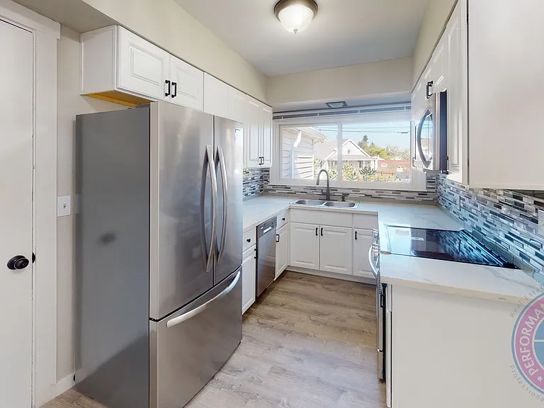 1234 NE Highland St — Photo 3