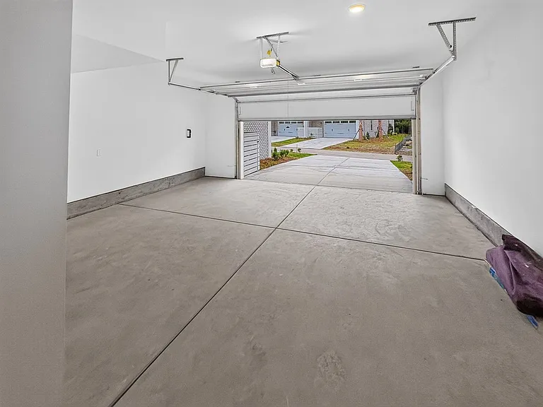 122 Etta Way — Photo 32