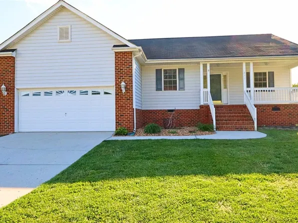 207 Bluffs Ter, Colonial Heights, VA 23834