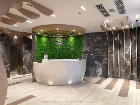 21 Carlton St, Toronto, ON