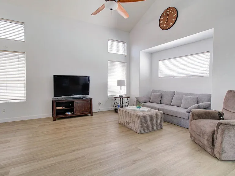2576 E Brooks St — Photo 25