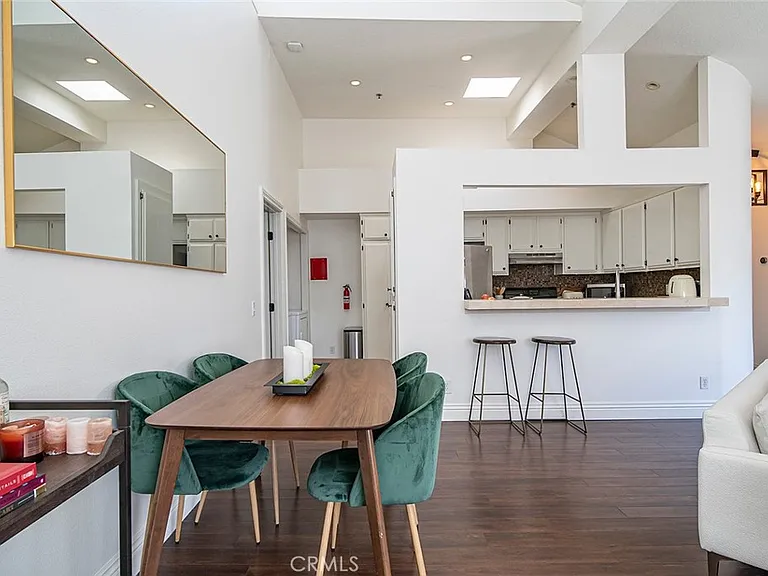 345 Avocado St #A4 — Photo 8