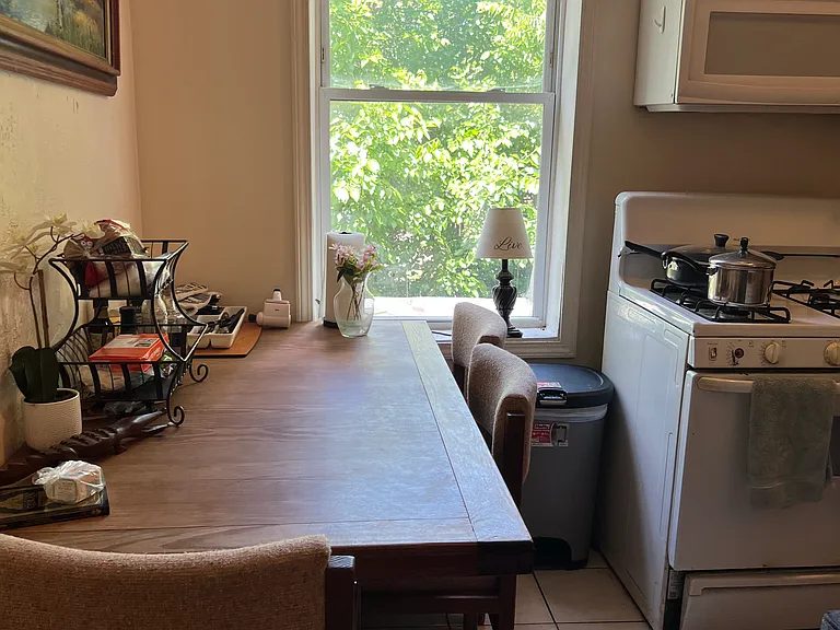 128 Stratford Ave #2B — Photo 9
