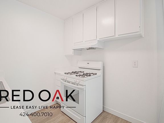4th image of 8309 Cedros Ave APT 210