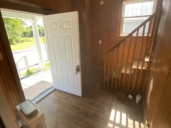 108 E 9th St, Columbia, TN 38401