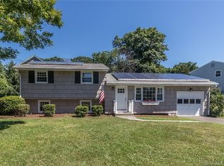 266 Papermill Ln, Fairfield, CT 06824