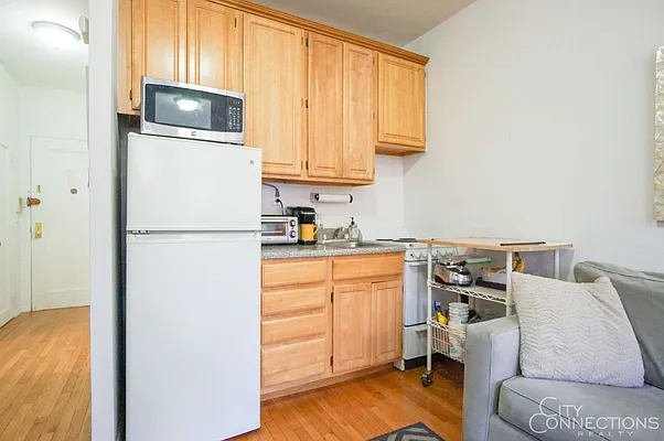 Rented by City Connections Realty | media 23