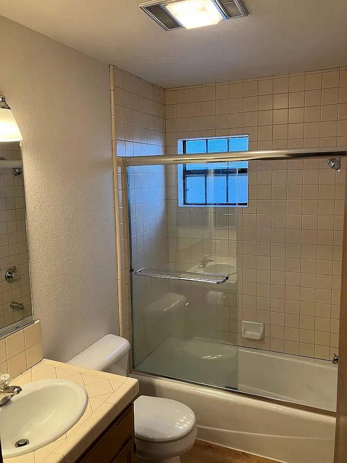2123 Beebee St — Photo 4
