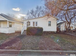 411 N Madison St, Lincoln, IL 62656