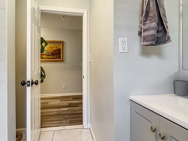 1466 Virginia Park Ave — Photo 9