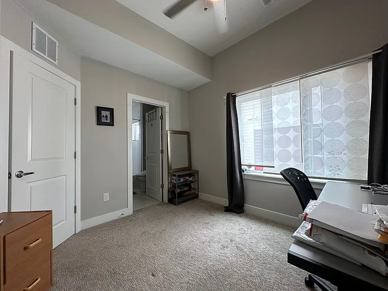 2nd bedroom (3rd floor)