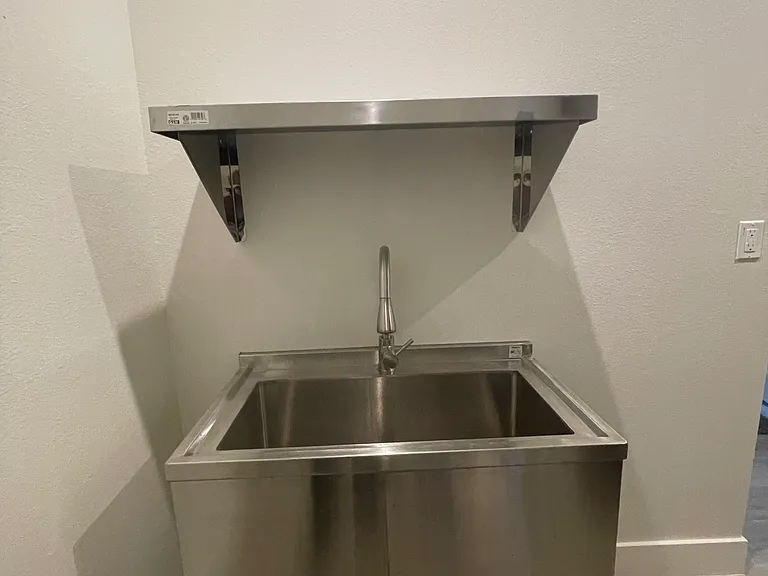 Laundry Room - Utility Sink