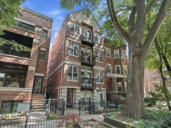 920 W Wolfram St APT 4, Chicago, IL 60657