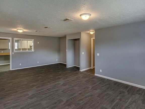 5th image of 128 E Royal Palm St