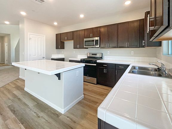 5th image of 13 Ardenglen Ct #B