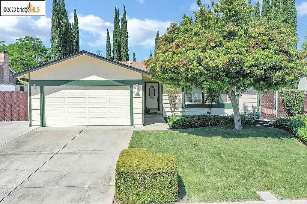 541 Sequoia St photo 1