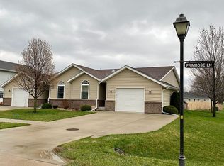 500 Primrose Ln, Geneseo, IL 61254