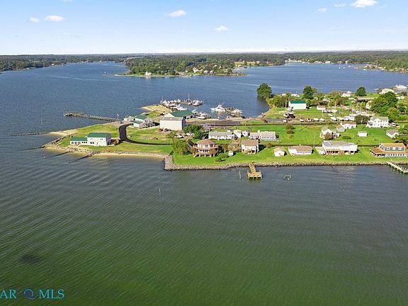 2nd image of 24 River Rd