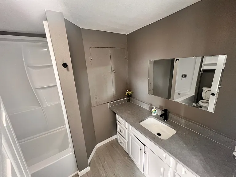 1012 Hancock Ave — Photo 9