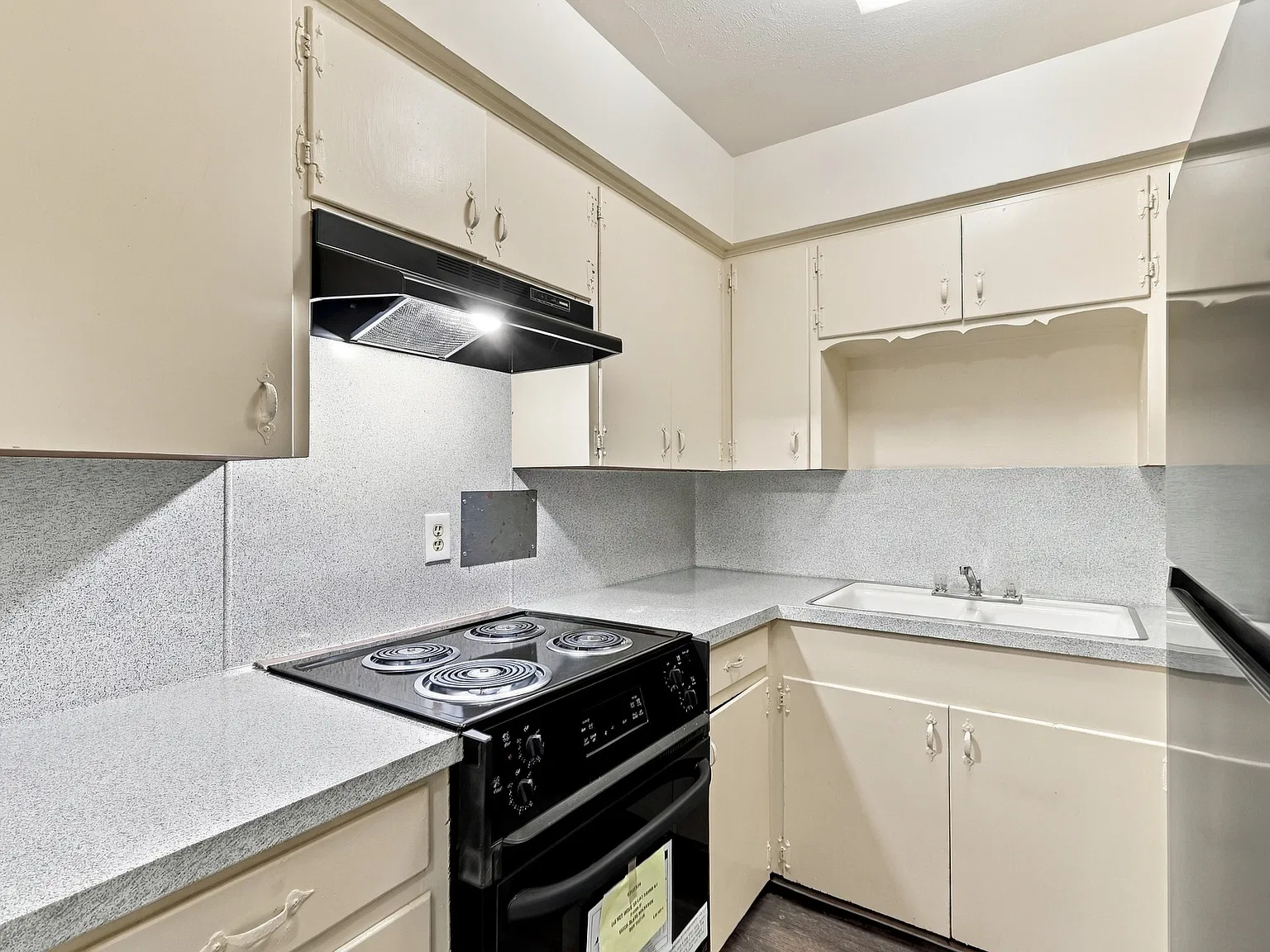 411 East Polk Street - 8 — Photo 1