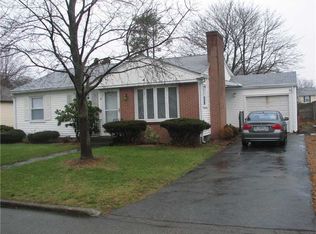 18 Vermont Ave, Rumford, RI 02916