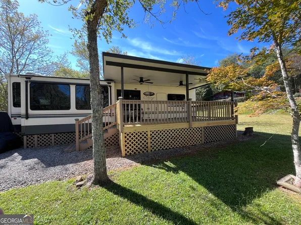 94 Bridge Loop Dr, Cleveland, GA 30528