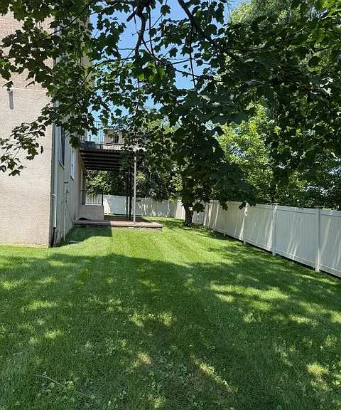 433 New Rochelle Rd — Photo 37