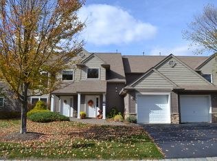 38 Clubhouse Rd, Hamburg, NJ 07419